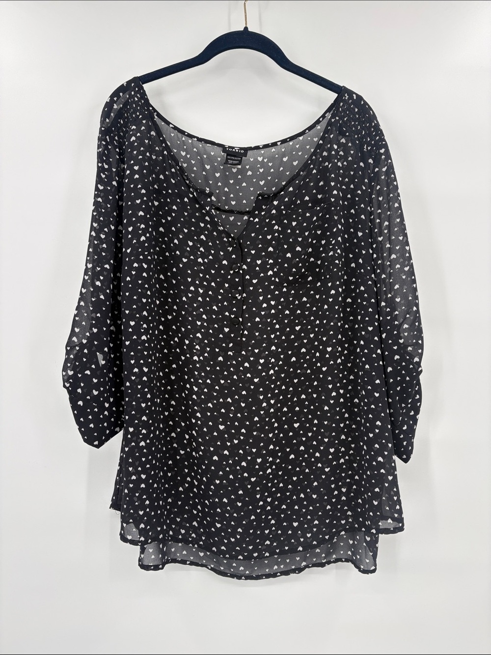 torrid Black Sheer Heart-Print Scoop Neck Blouse Size 2 18-20